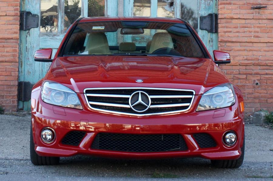  Mercedes-Benz C63 AMG Performance Pack 2011 года  (фото 6 из 39)